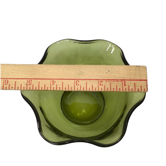 VINTAGE Avocado Green Wavy Ruffled Glass Bowl Anchor Hocking? size 5" x 2.5" - Picture 6 of 12